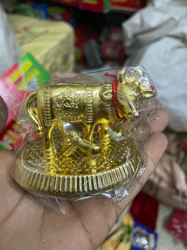 Brass Kamdhenu Cow with Calf Figurine 3×2×2.5 Inch – Navgraha.in