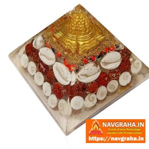 Vastu Pyramid with Shri Laxmi Yantra Acrylic