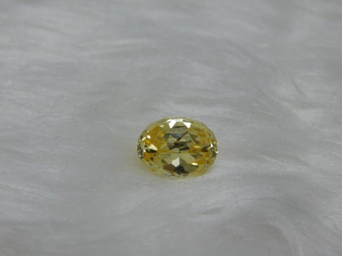 Yellow Sapphire Synthetic 5.30 Ct Navgraha Certified - Navgraha - Image 3