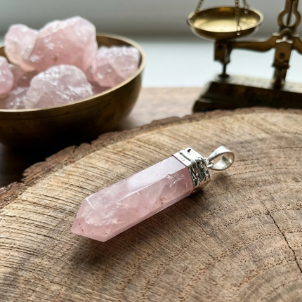 rose quartz pendant